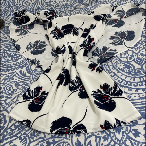 Ark&co White CAPE dress - Picture 5 of 9